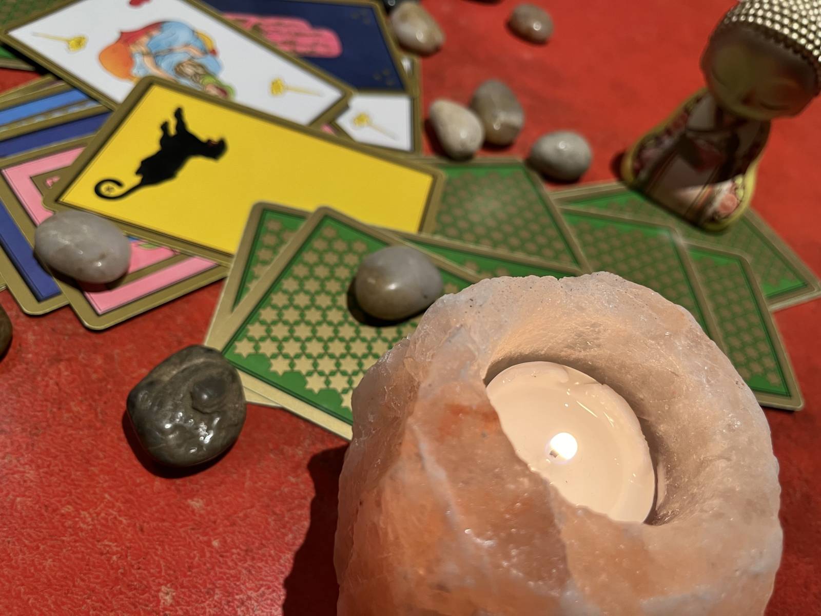 Trouver l'amour grâce à la cartomancie avec Voyance Atéa à Villefranche-sur-Saône 69400