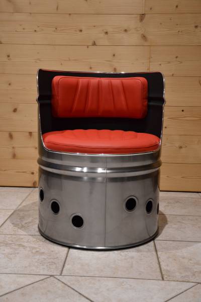 Mobilier créé à partir de fût industriel par Stéphan à Monthieux