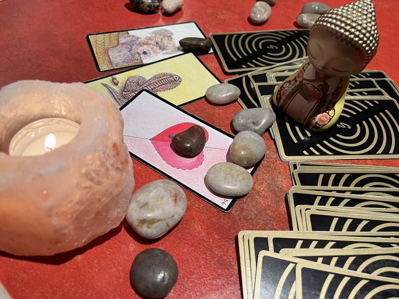 La cartomancie pratiquée sur Lyon permet par différents tirages de comprendre les situations.