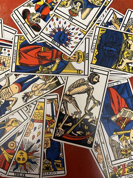 Voyante sur Lyon, je vous donne la signification de la carte numéro 13 du tarot de Marseille : l'arcane sans nom